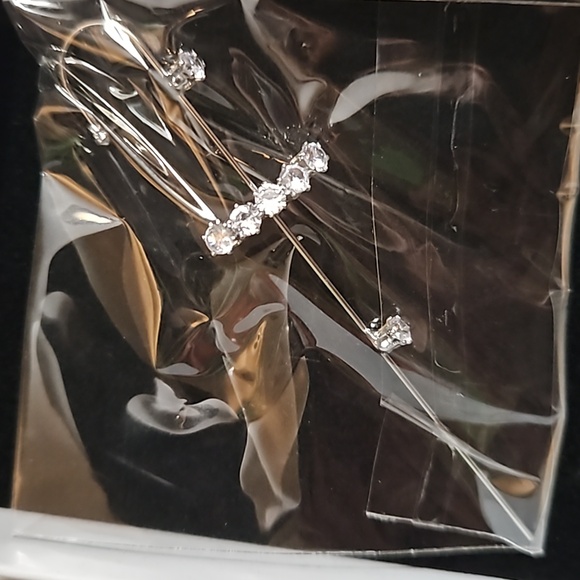 NEW Brazil  Zircon Ear Pin  Still wrapped - Picture 12 of 13